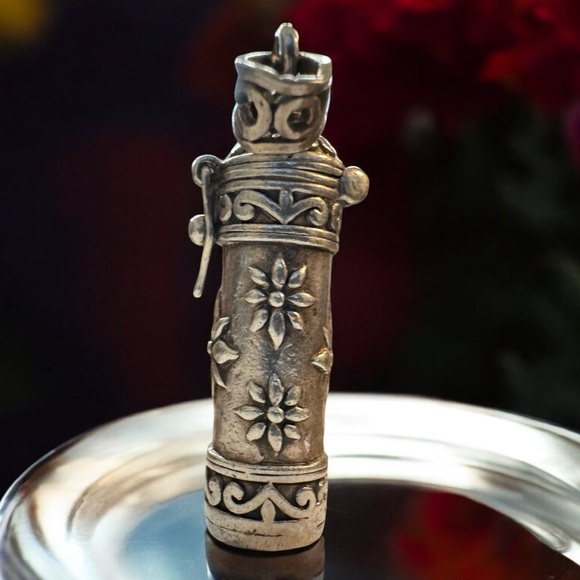 Sterling Silver Prayer/Poison Vial Locket Pendant - Picture 4 of 10